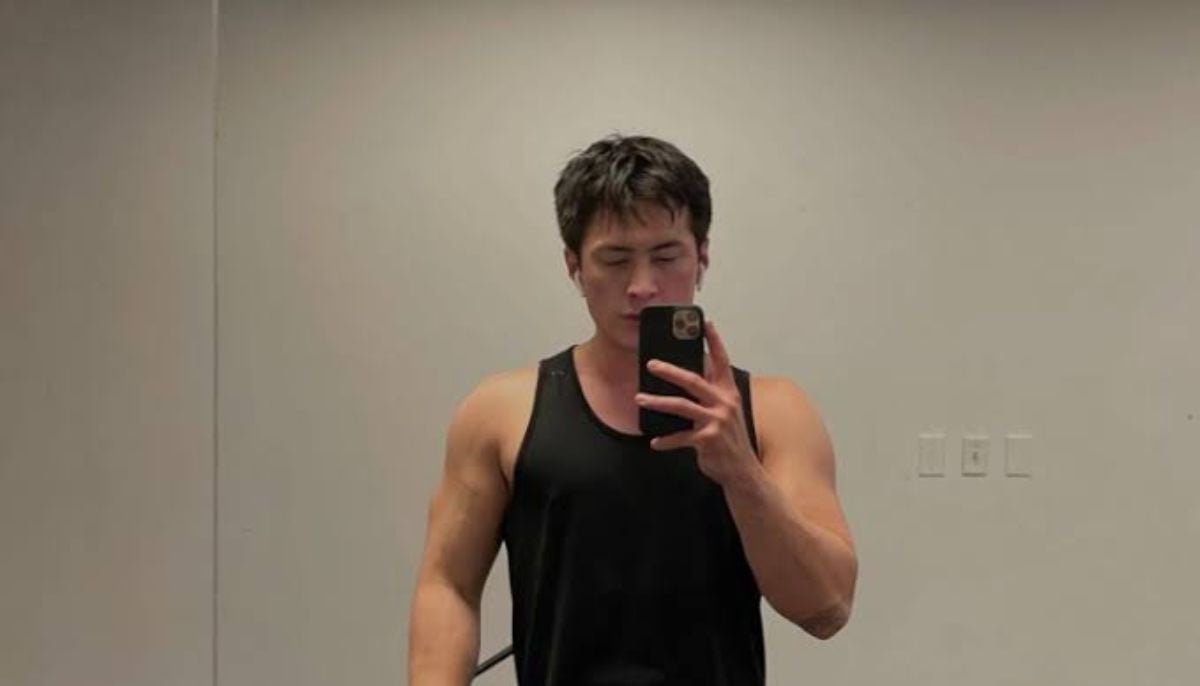 Hudson Williams calls out fans following him to apartment