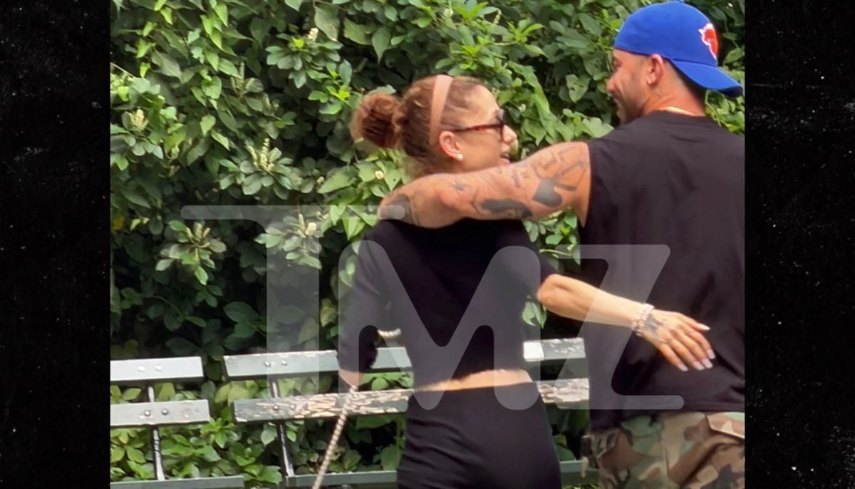 Ariana Grande spotted with Ricky Alvarez in Central Park