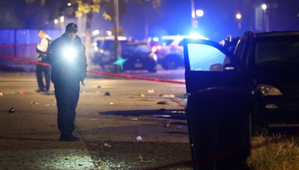 Chicago drive-by shooting leaves one dead and three wounded
