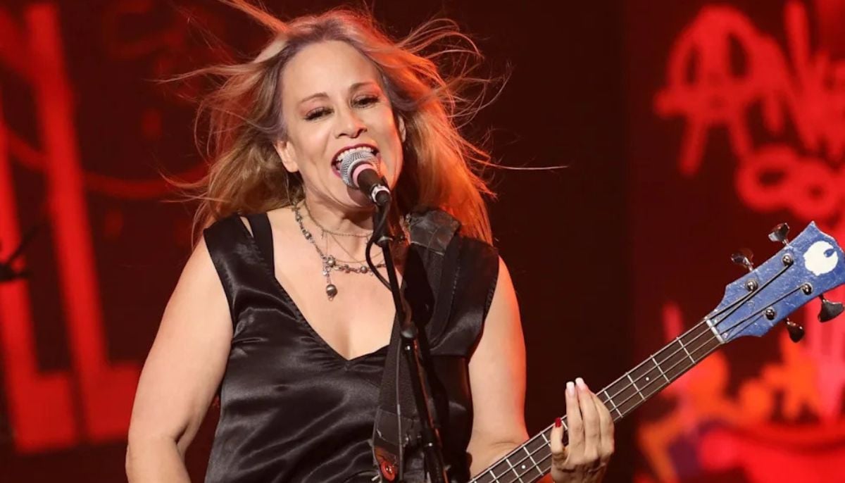 L7 bassist Jennifer Finch dies at 59 following cancer battle