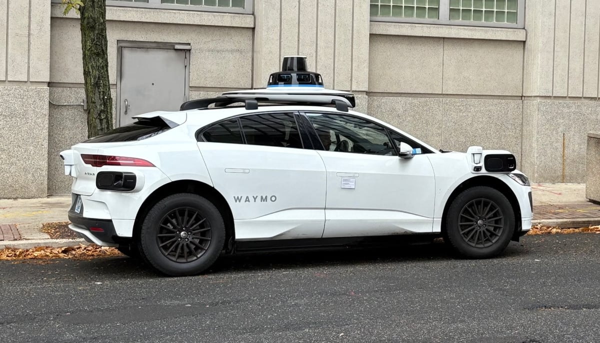 Waymo restores SF robotaxi service after one-hour pause