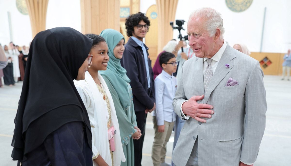King Charles tours Europe's first eco-mosque in Cambridge