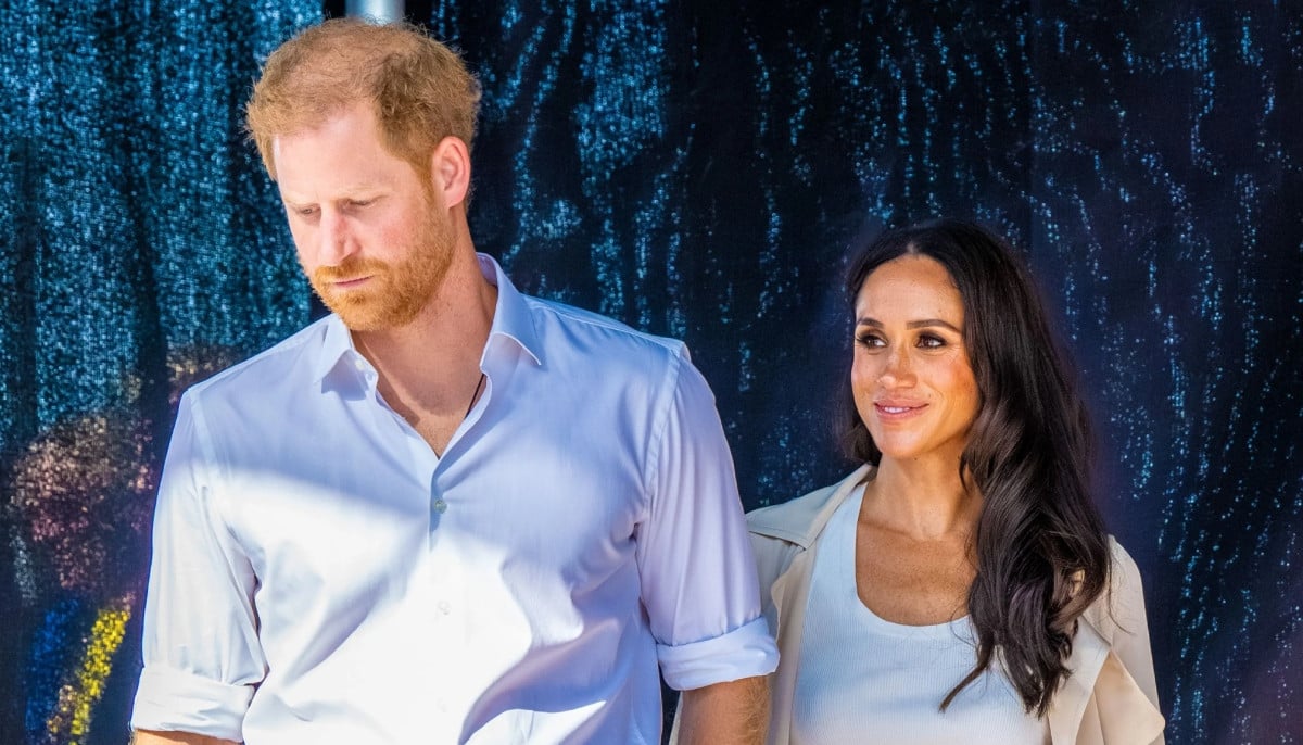 Prince Harry and Meghan appear to visit Princess Diana's childhood home