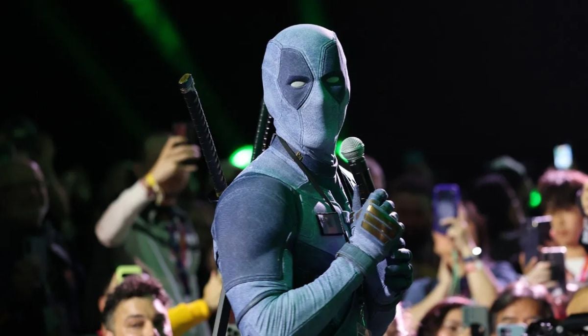 Ryan Reynolds makes undercover appearance at San Diego's Comic-Con