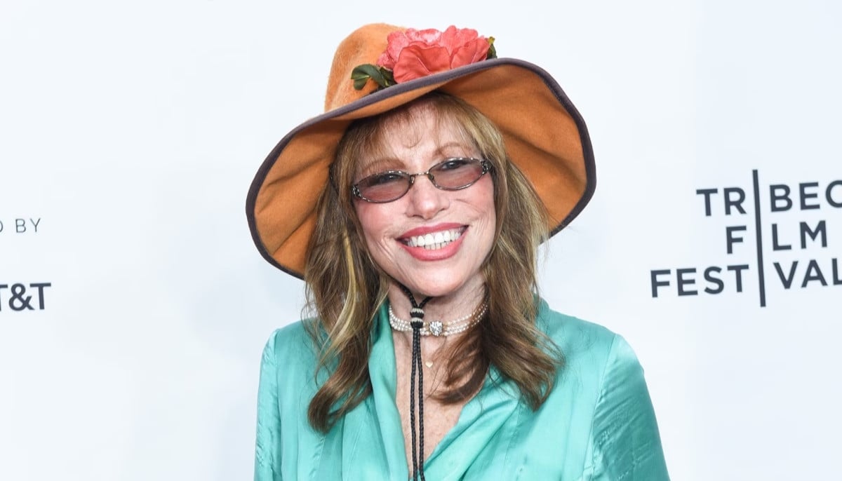 Carly Simon opens up about Parkinson&amp;apos;s diagnosis and cancer surgery