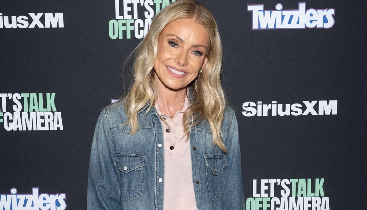 Kelly Ripa starts talking again after gum graft surgery