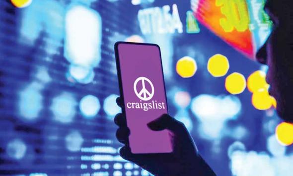 Woman discovers $36k hidden in sofa she found on craigslist – and gets reward after returning cash