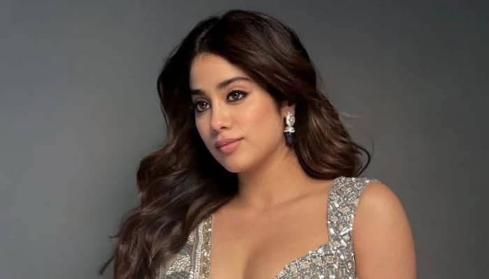 Janhvi Kapoor makes a stylish fashion statement