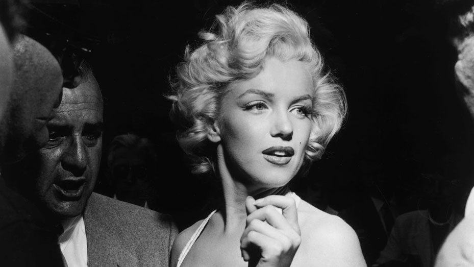 Marilyn Monroe's father card rakes in 31K at auction(02)