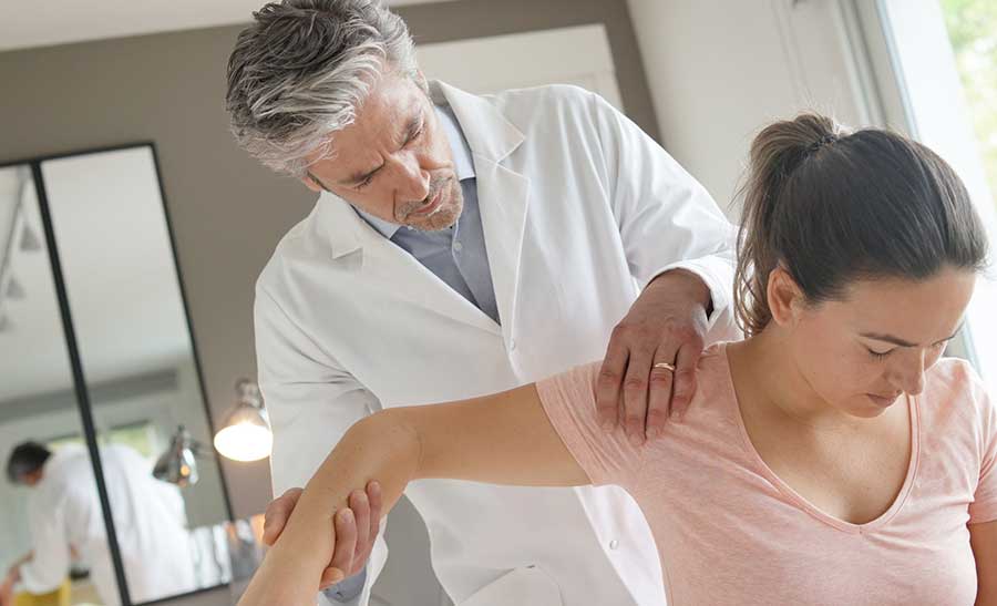 Handful of easy exercises to relieve shoulder pain
