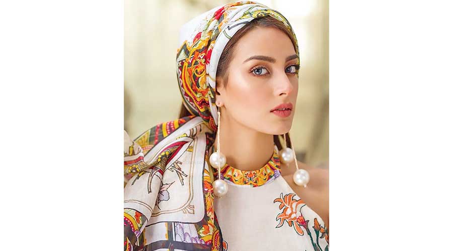 Get to know different types of highlighters and shades