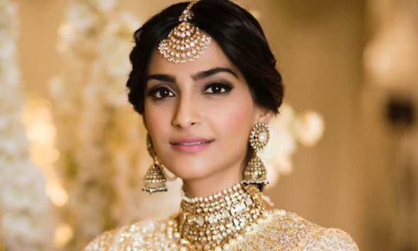 Sonam Kapoor to get back to movies after a 'nice break'