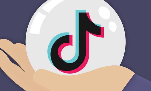 TikTok’s now pushing its expanded DM options