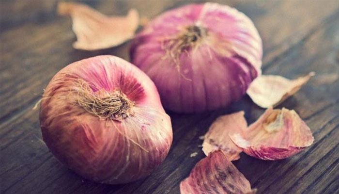 Manila furniture store announces to accept pricey onions as currency