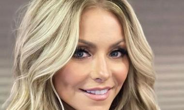 Kelly Ripa weigh up 'retirement' from 'Live'