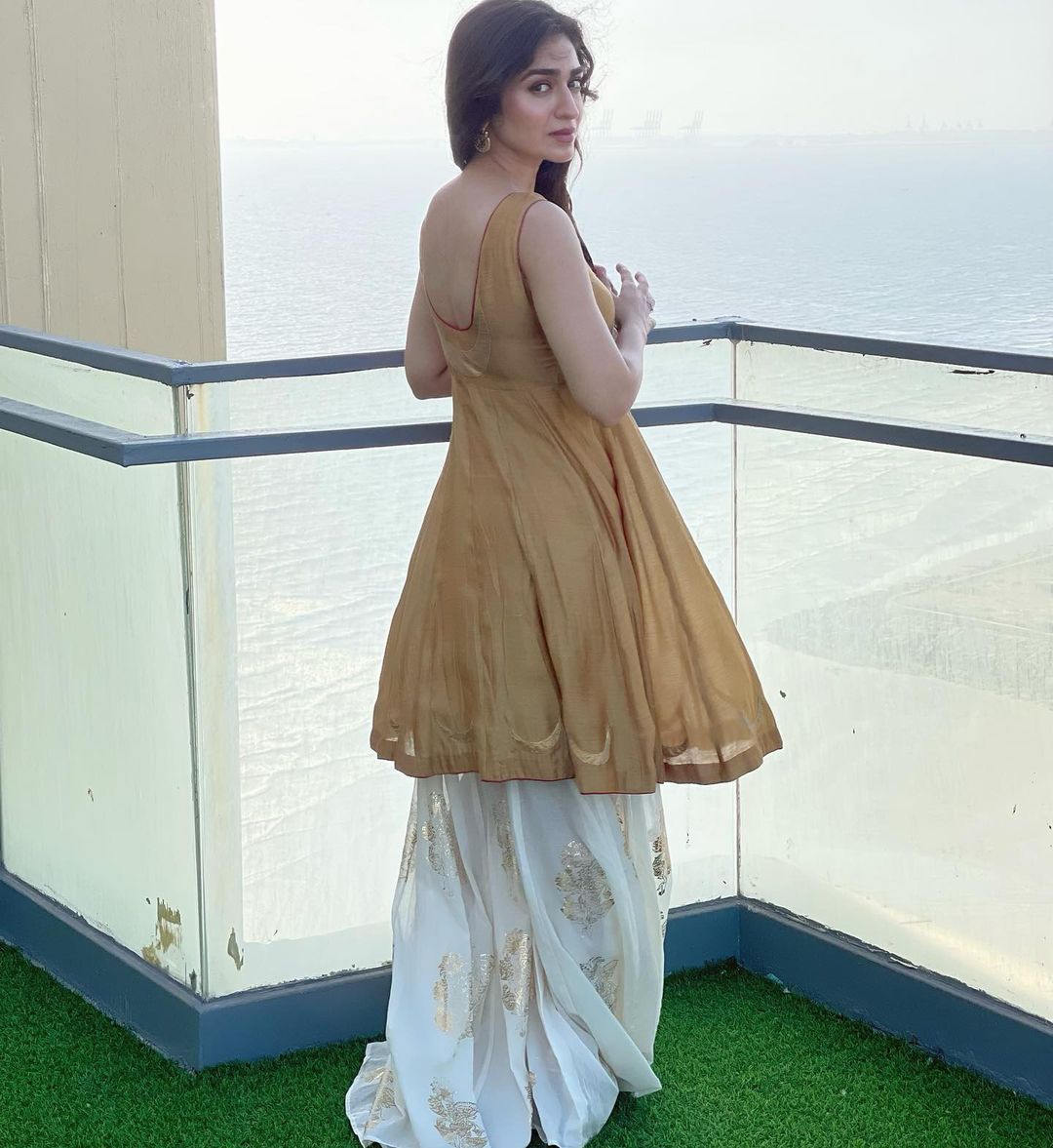 Hajra Yamin exemplifies flair for gharara fashion in fresh posts