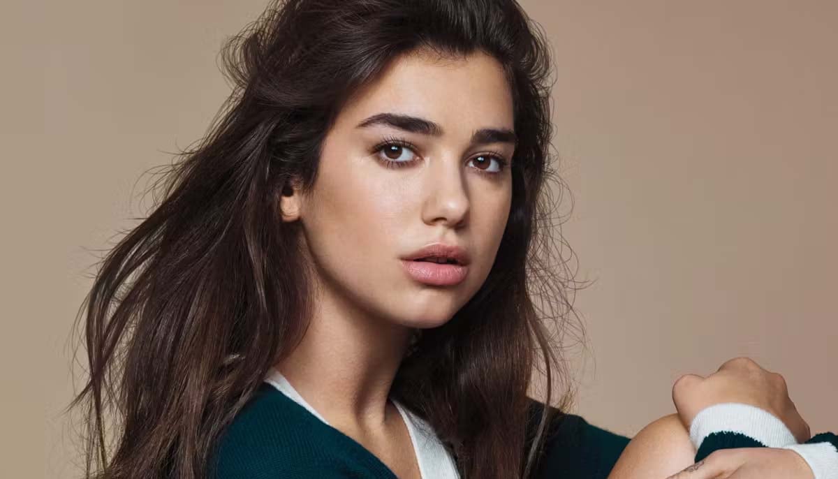 Dua Lipa sends pulses racing in hot two-piece lingerie set