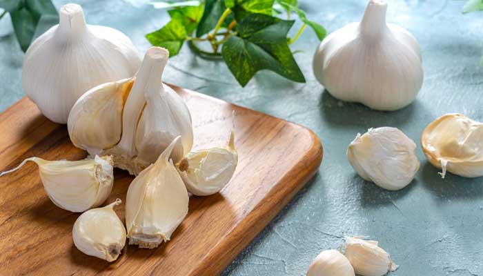 Garlic helps preventing common cold and the flu