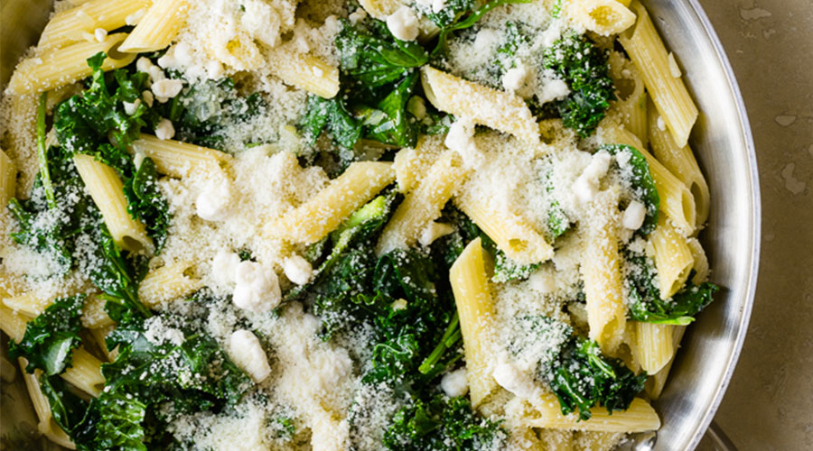 Spinach or Kale: Which leafy green is healthier?