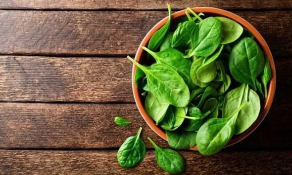 Spinach or Kale: Which leafy green is healthier?