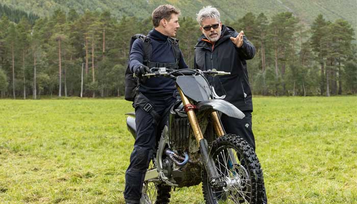 Tom Cruise and M:I 7 director Christopher McQuarrie
