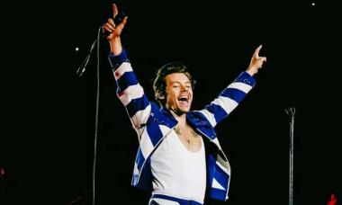 Harry Styles bows down before fans as he concludes ‘Love on Tour’ 2-year run