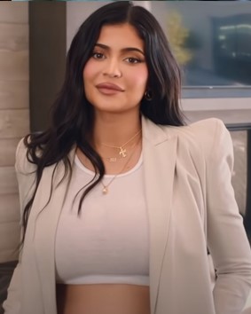 Famous Leo celebrities: stellar lineup born in August