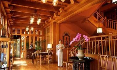 Inside the luxurious spa at Hotel Mandarin Oriental 