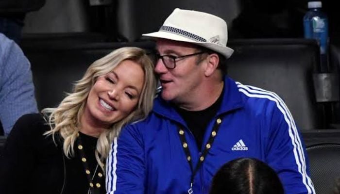 Lakers owner Jeanie Buss ties the knot with Jay Mohr in Malibu