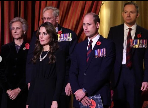 King Charles, Queen Camilla reveal Queen Elizabeth, Prince Philips statues on Remembrance Day