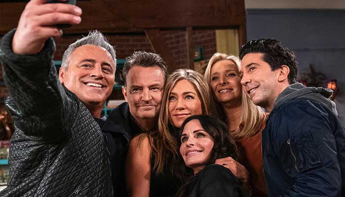 Jennifer Aniston to organize memorial gathering for Matthew Perry with Friends cast