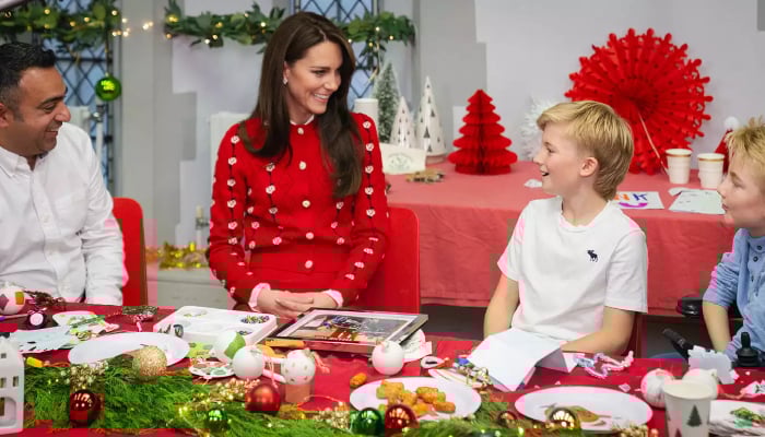 Kate Middleton spreads holiday cheer at surprise Christmas tea party