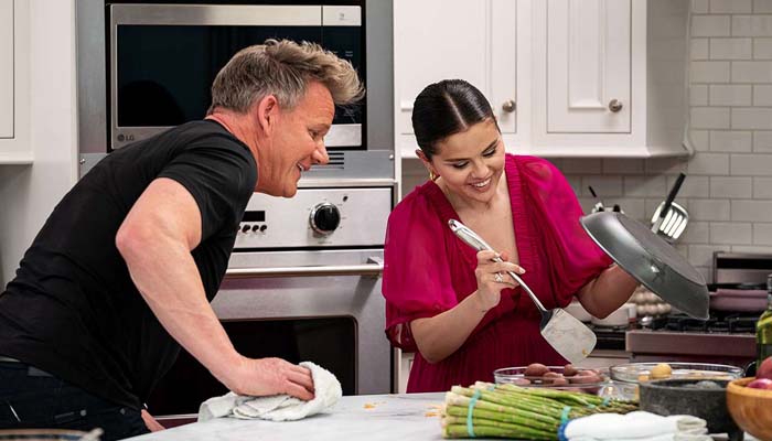 Selena Gomez makes burgers with Gordon Ramsay amid Golden Globe drama