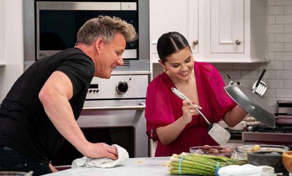 Selena Gomez makes burgers with Gordon Ramsay amid Golden Globe drama