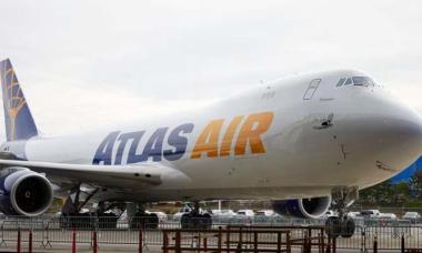 Boeing cargo plane lands safely amid engine malfunction in Miami