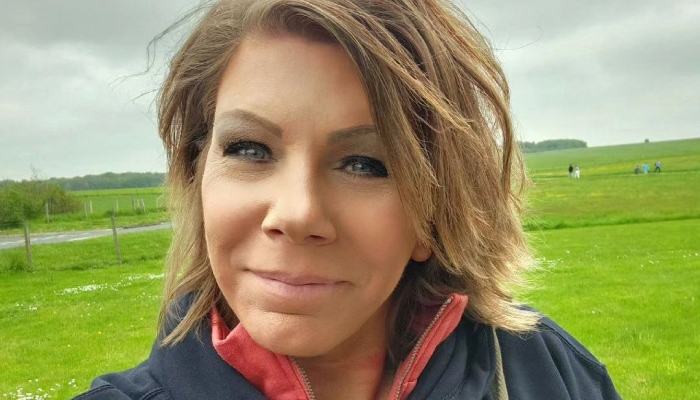 Meri Brown marks 53rd birthday at Texas Roadhouse amid new romance