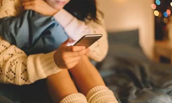 How texting lost loved ones helps cope with grief