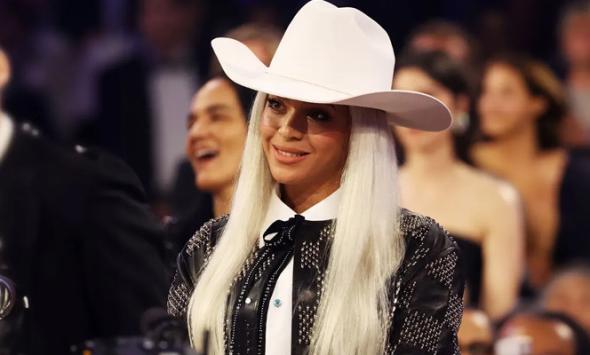 Beyoncé new track 'Teaxs Hold 'Em' back makes it to Country Radio