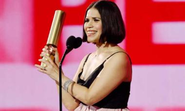 America Ferrera thanks ‘incomparable’ ‘Barbie’ director Greta Gerwig for People’s Choice Award