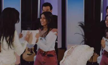 Katy Perry impresses fans with her headbanging stunt in 'Americal Idol' promo: Watch