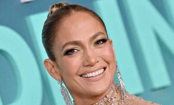 Jennifer Lopez turns heads with glam at pre-Grammys party