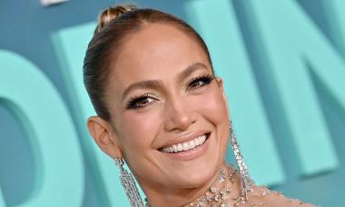 Jennifer Lopez turns heads with glam at pre-Grammys party