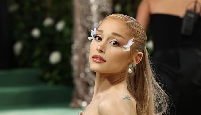Ariana Grande  talked about how her parents distant relationship impacted her.