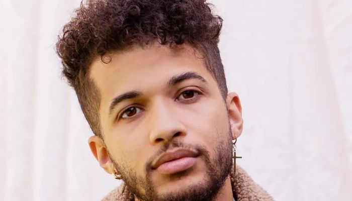 Celebrity Birthdays on April 24– Kelly Clarkson, Joe Keery, Jordan Fisher Born Today