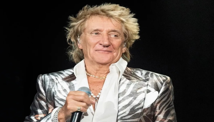 Rod Stewart gets honoured with Lifetime Achievement Award at 2025 AMAs