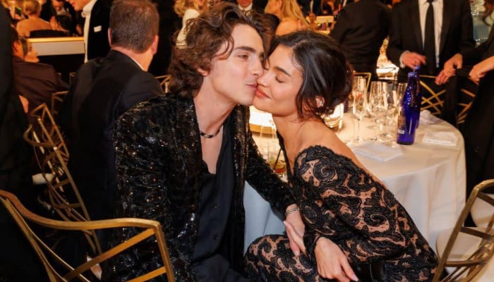 Timothée Chalamets girlfriend Kylie Jenner explains why she always opt dark gowns