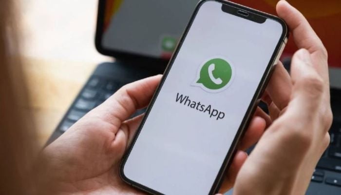 WhatsApp introduces new feature to forward messages directly to Meta AI