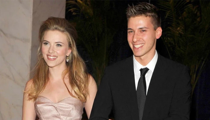 Scarlett Johansson fondly dishes on relationship with twin brother Hunter Johansson