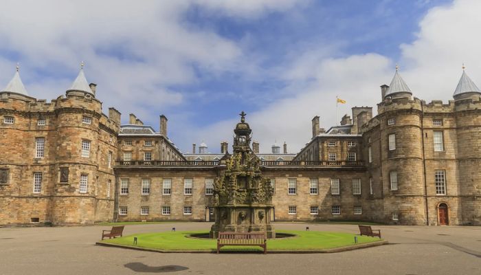 Royal Palaces worth exploring in the UK