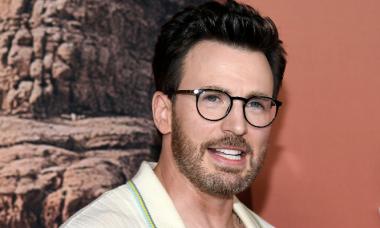 Chris Evans breaks down in tears during live show 